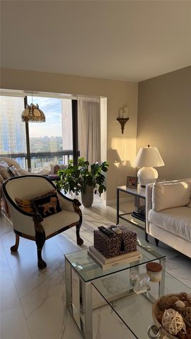 2333 Brickell Ave 1814, Miami, FL 33129