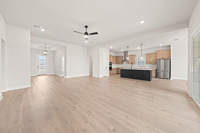 309 East Luna Blue LN, Jarrell, TX 76537