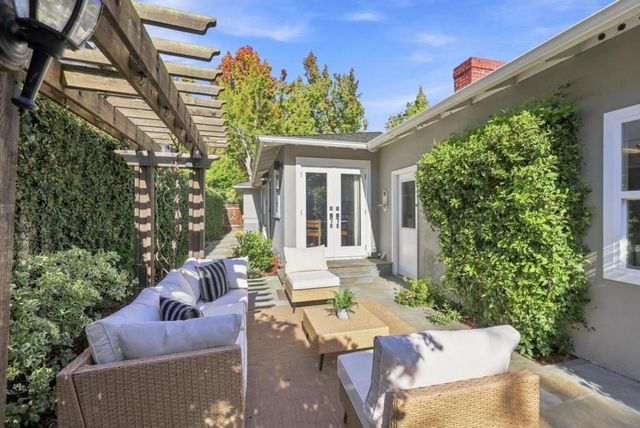 115 Walnut Street, Menlo Park, CA 94025