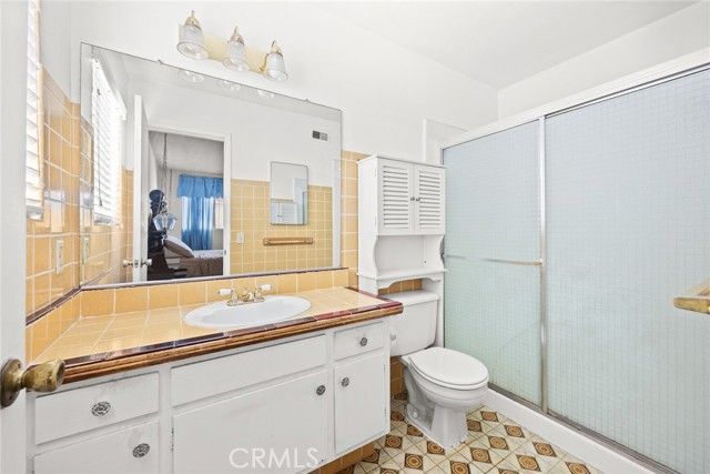 20010 Earlie Avenue, Carson, CA 90746