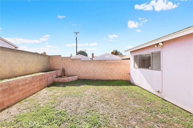 20010 Earlie Avenue, Carson, CA 90746