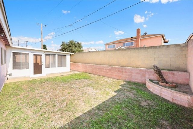 20010 Earlie Avenue, Carson, CA 90746