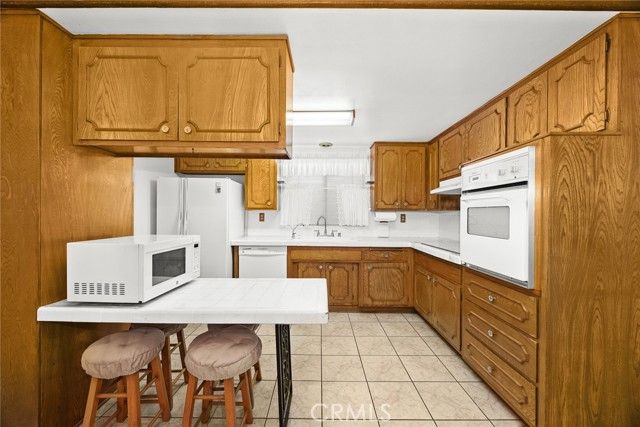 20010 Earlie Avenue, Carson, CA 90746