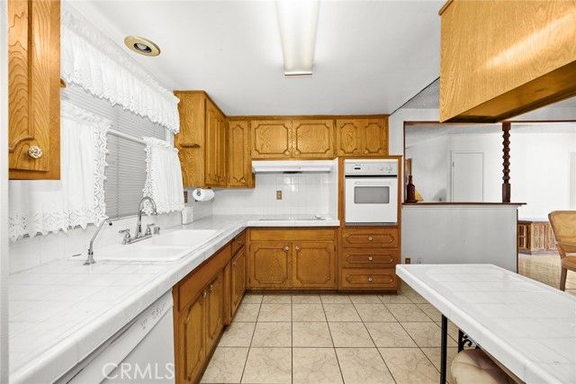 20010 Earlie Avenue, Carson, CA 90746