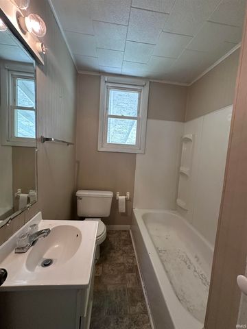 489 NE 11th Street, Linton, IN 47441