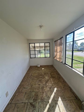 489 NE 11th Street, Linton, IN 47441