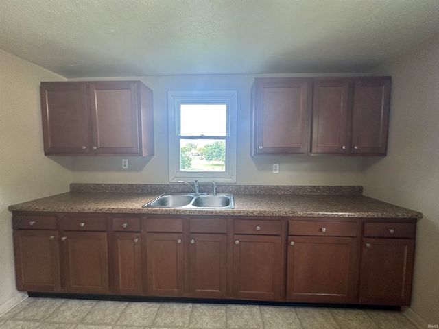 489 NE 11th Street, Linton, IN 47441