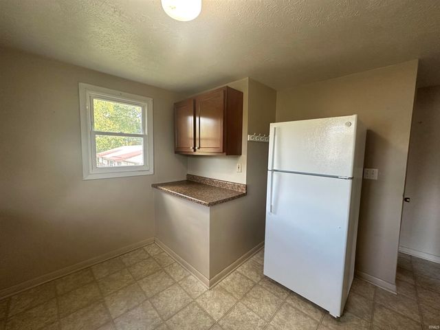 489 NE 11th Street, Linton, IN 47441