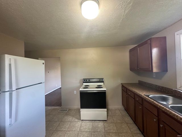 489 NE 11th Street, Linton, IN 47441