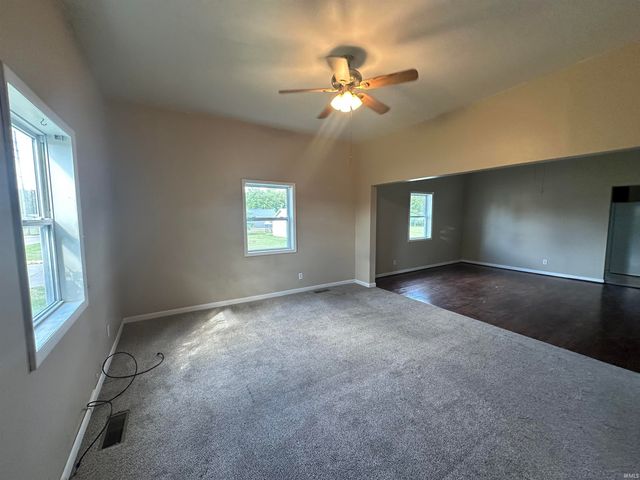 489 NE 11th Street, Linton, IN 47441