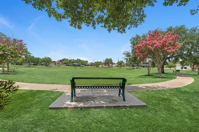 6006 Gilman Trace Lane, Houston, TX 77092