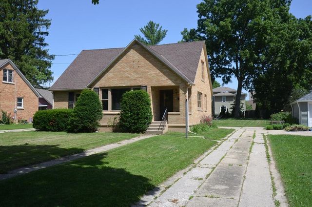 956 W Conger STREET, Whitewater, WI 53190
