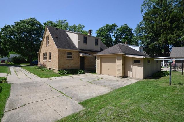 956 W Conger STREET, Whitewater, WI 53190