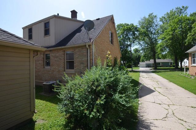 956 W Conger STREET, Whitewater, WI 53190
