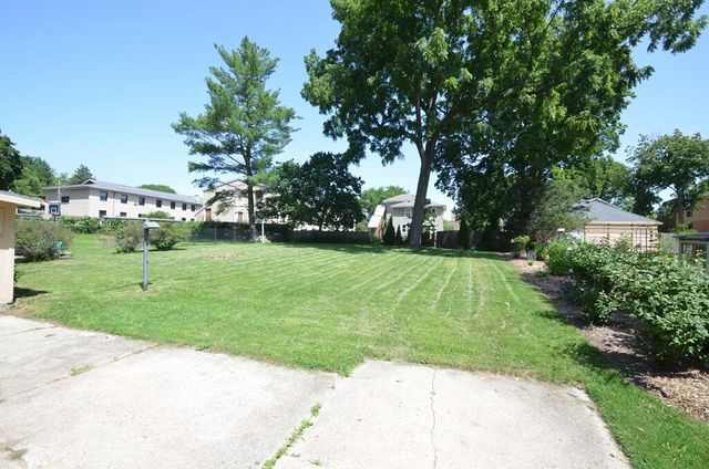 956 W Conger STREET, Whitewater, WI 53190
