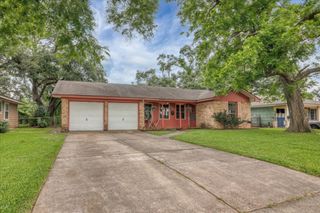 107 Ash Lane, Lake Jackson, TX 77566