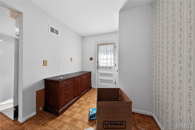 62 Harneywold Drive, St Louis, MO 63136