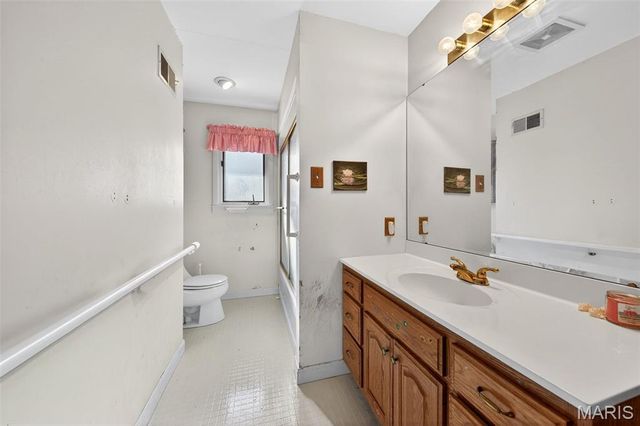 62 Harneywold Drive, St Louis, MO 63136