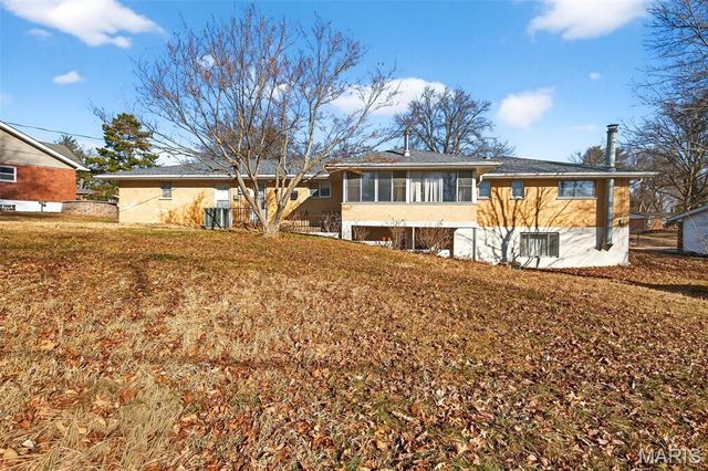 62 Harneywold Drive, St Louis, MO 63136