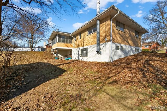 62 Harneywold Drive, St Louis, MO 63136