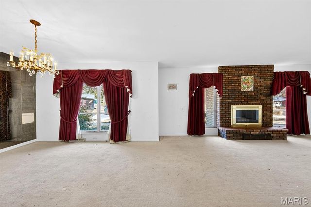 62 Harneywold Drive, St Louis, MO 63136