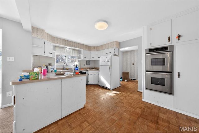 62 Harneywold Drive, St Louis, MO 63136