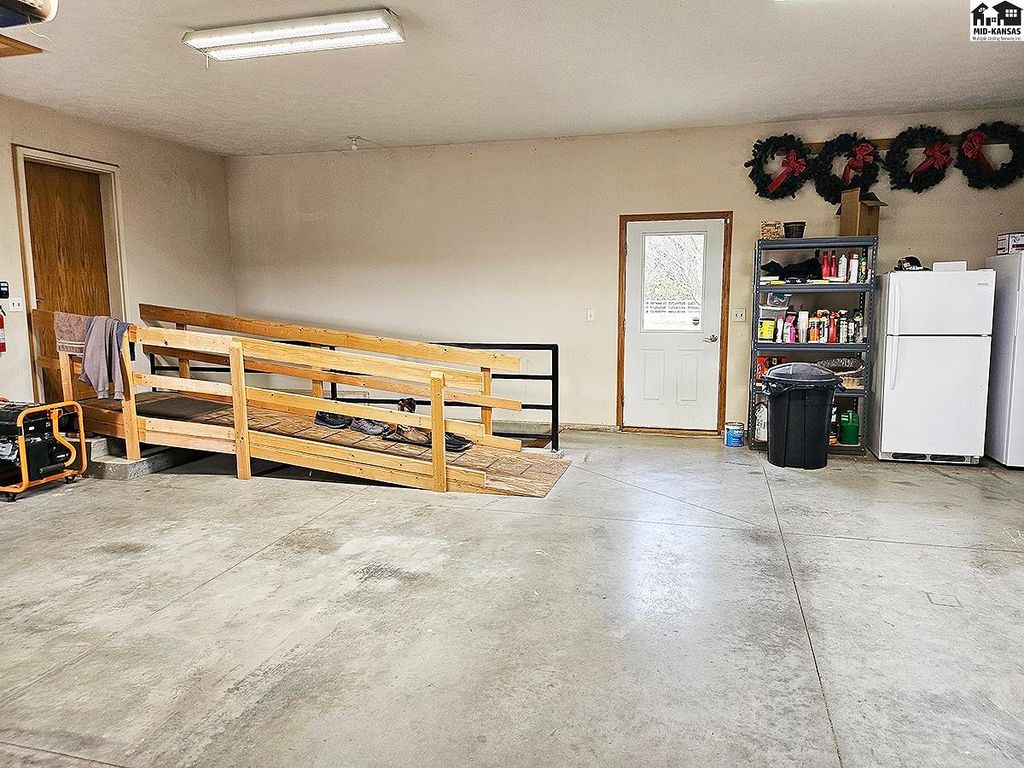 372 Wells Fargo Rd