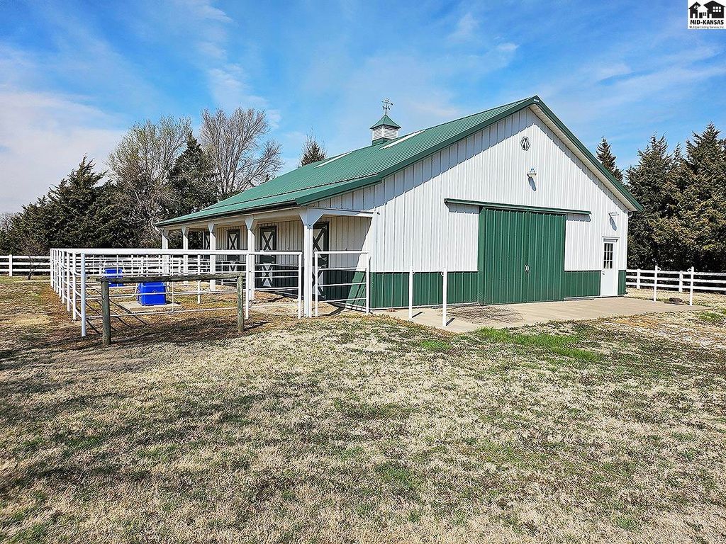 372 Wells Fargo Rd
