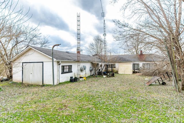 24B Busby Rd, Loretto, TN 38469