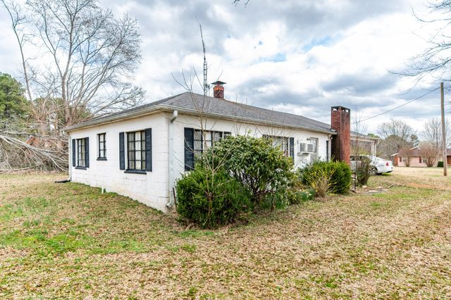24B Busby Rd, Loretto, TN 38469