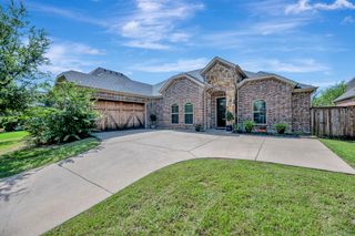 129 Mckinley Drive, Burleson, TX 76028
