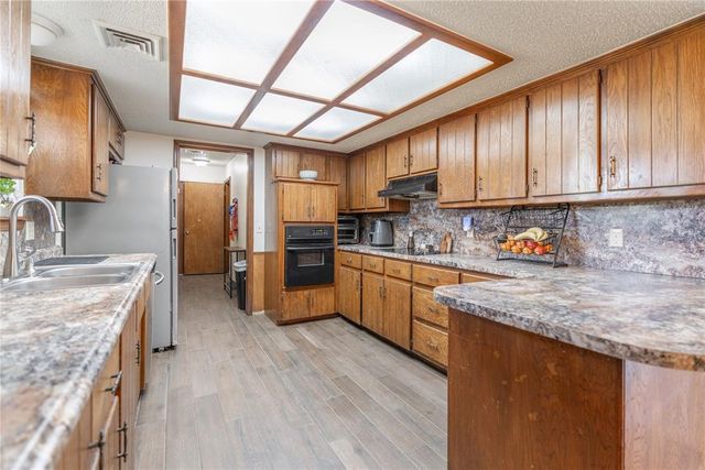 7922 N County Line Avenue, Blanchard, OK 73010