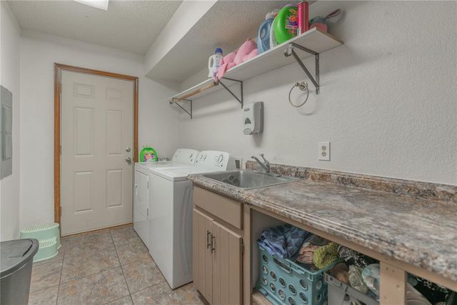 7922 N County Line Avenue, Blanchard, OK 73010