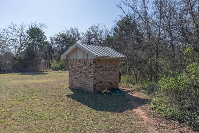7922 N County Line Avenue, Blanchard, OK 73010