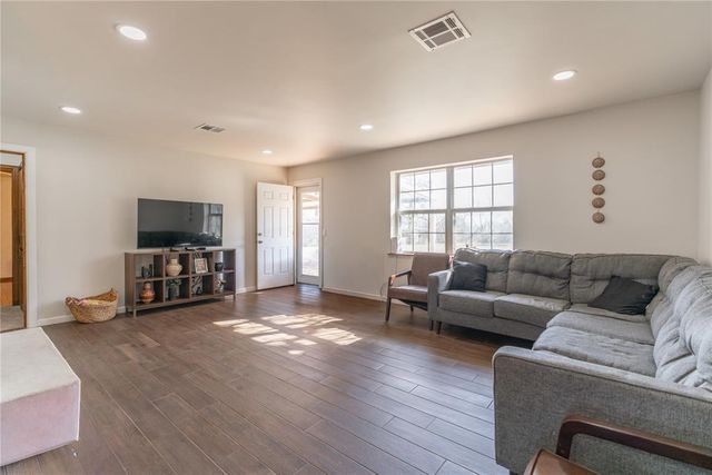 7922 N County Line Avenue, Blanchard, OK 73010