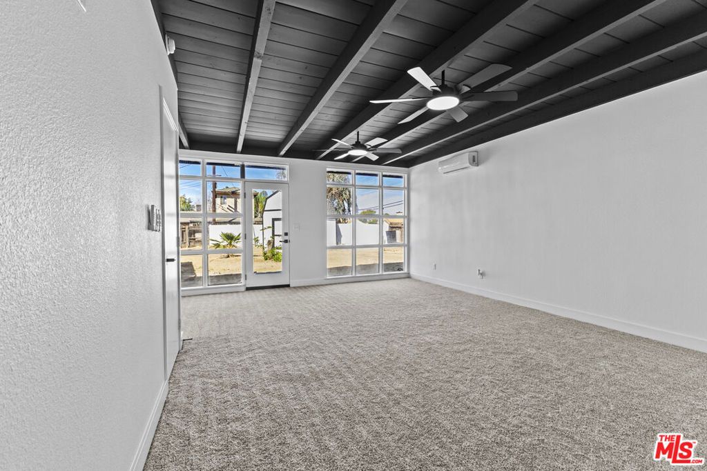 Image 11 of property listing at 585 E Mead Street, San Jacinto, CA 92583