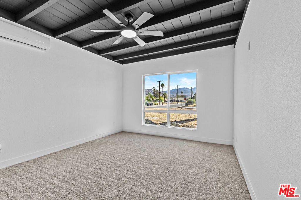 Image 16 of property listing at 585 E Mead Street, San Jacinto, CA 92583