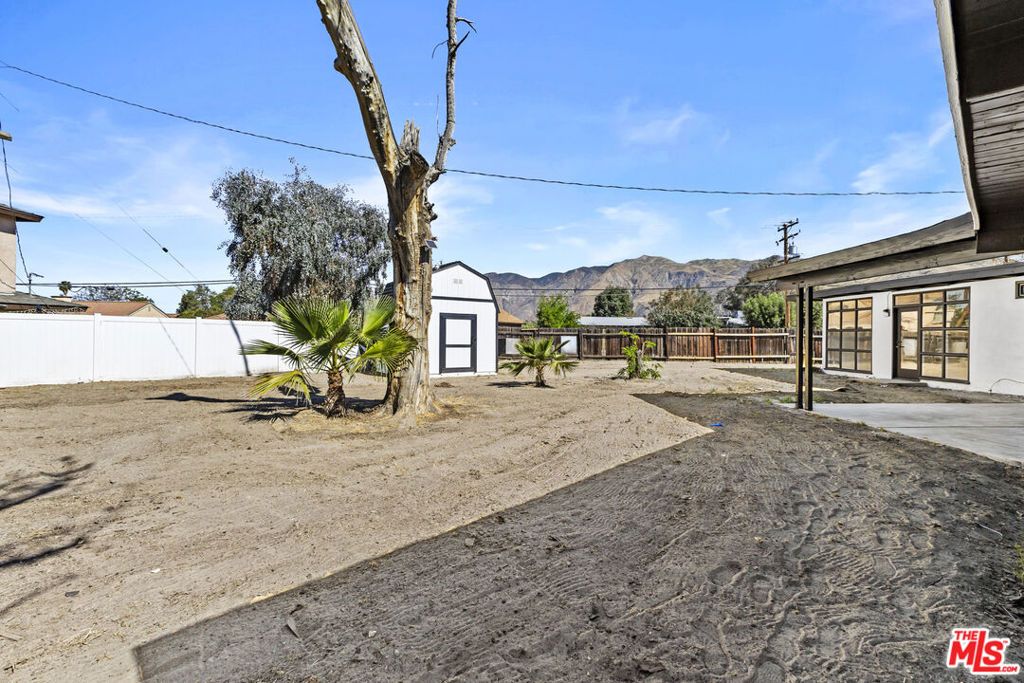 Image 23 of property listing at 585 E Mead Street, San Jacinto, CA 92583
