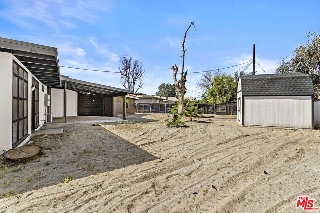 Image 24 of property listing at 585 E Mead Street, San Jacinto, CA 92583