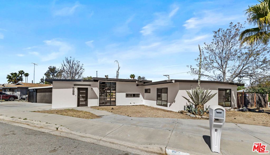 Image 27 of property listing at 585 E Mead Street, San Jacinto, CA 92583