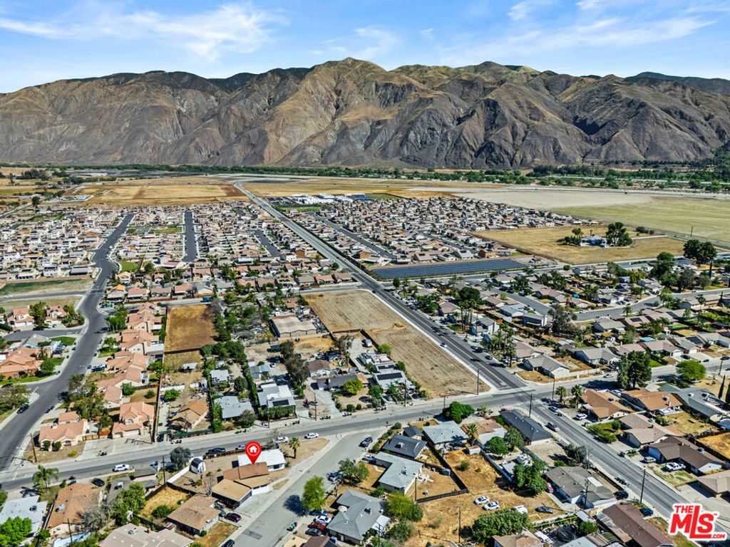 Image 32 of property listing at 585 E Mead Street, San Jacinto, CA 92583