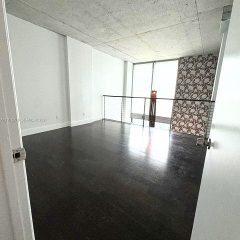 690 SW 1st Ct PHI24, Miami, FL 33130