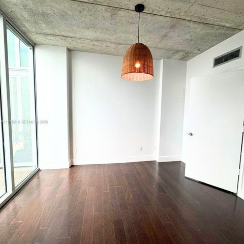 690 SW 1st Ct PHI24, Miami, FL 33130