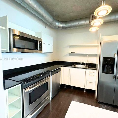 690 SW 1st Ct PHI24, Miami, FL 33130