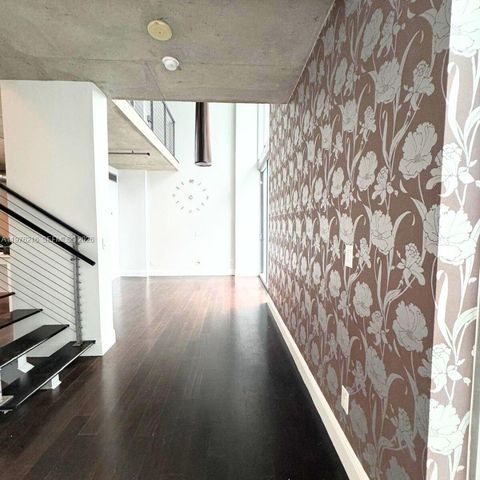 690 SW 1st Ct PHI24, Miami, FL 33130