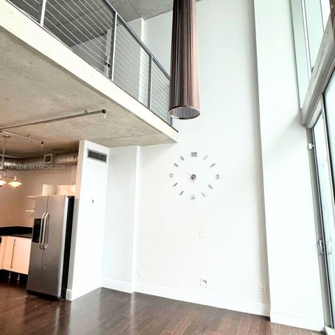 690 SW 1st Ct PHI24, Miami, FL 33130