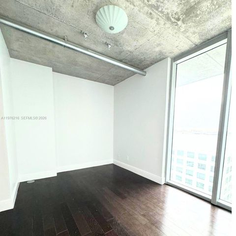 690 SW 1st Ct PHI24, Miami, FL 33130