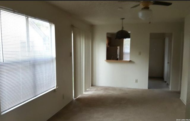 8913 Fall River Dr, San Antonio, TX 78250