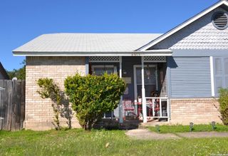 8913 Fall River Dr, San Antonio, TX 78250