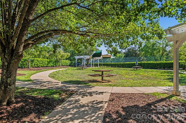 11945 Ridgeway Park Drive, Charlotte, NC 28277